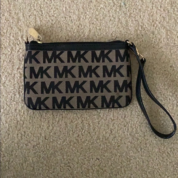 Micheal Kors Wristlets - Picture 2 of 5